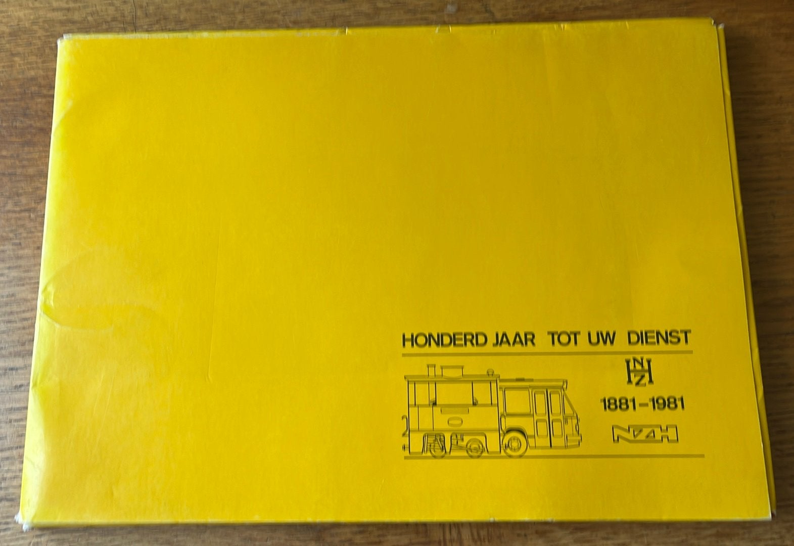 Honderd Jaar Tot Uw Dienst NZH 1881-1981, Ophalen of Verzenden, Zo goed als nieuw, Overige typen