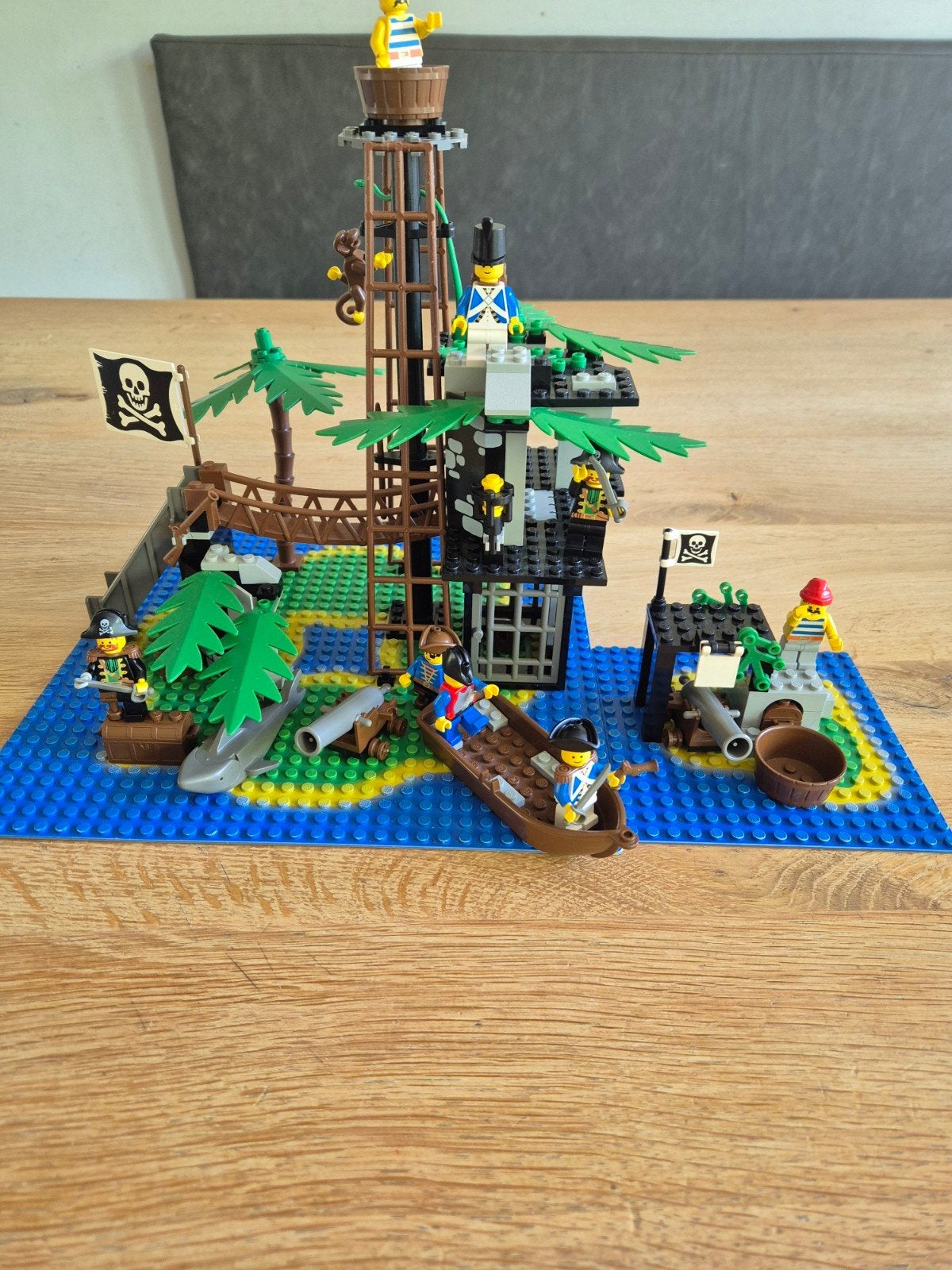 Lego Pirates Eiland met Schatkist en Piraten, Inclusief minifiguren, Gebruikt, Lego, Complete set