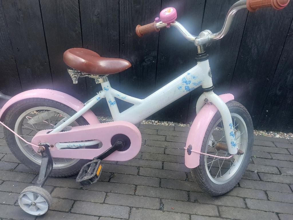 kinderfietsje incl. zijwielen, Ophalen, Terugtraprem, Zijwieltjes, Gebruikt