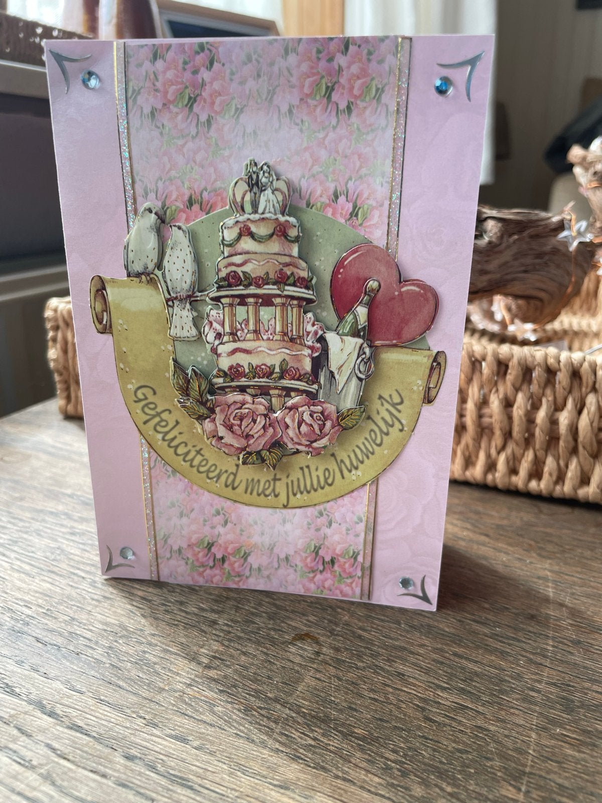 Handgemaakte trouwkaart 'Gefeliciteerd met jullie huwelijk', Hobby en Vrije tijd, Kaarten | Zelf maken, Verzenden, Nieuw, Overige thema's