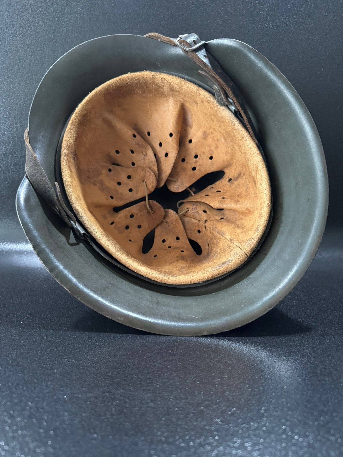 Duitse helm m42, Bijen