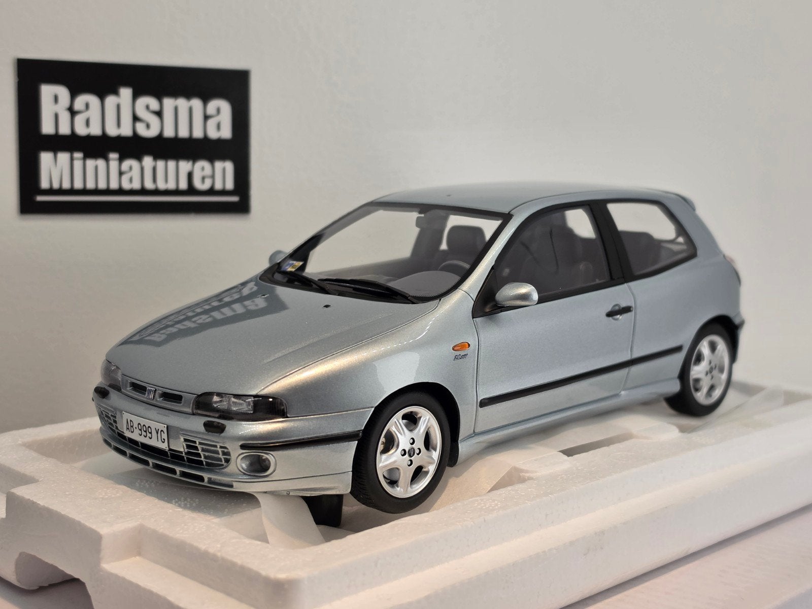 Fiat Bravo 2.0 HGT 1995 - Grigio Sassi - 1:18 Laudoracing, Hobby en Vrije tijd, Auto, Nieuw, Ophalen of Verzenden, Laudo Racing 1:18
