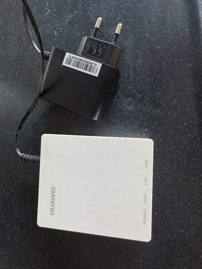 Huawei glasvezel modem, Ophalen, Zo goed als nieuw, Router met modem, Hawei