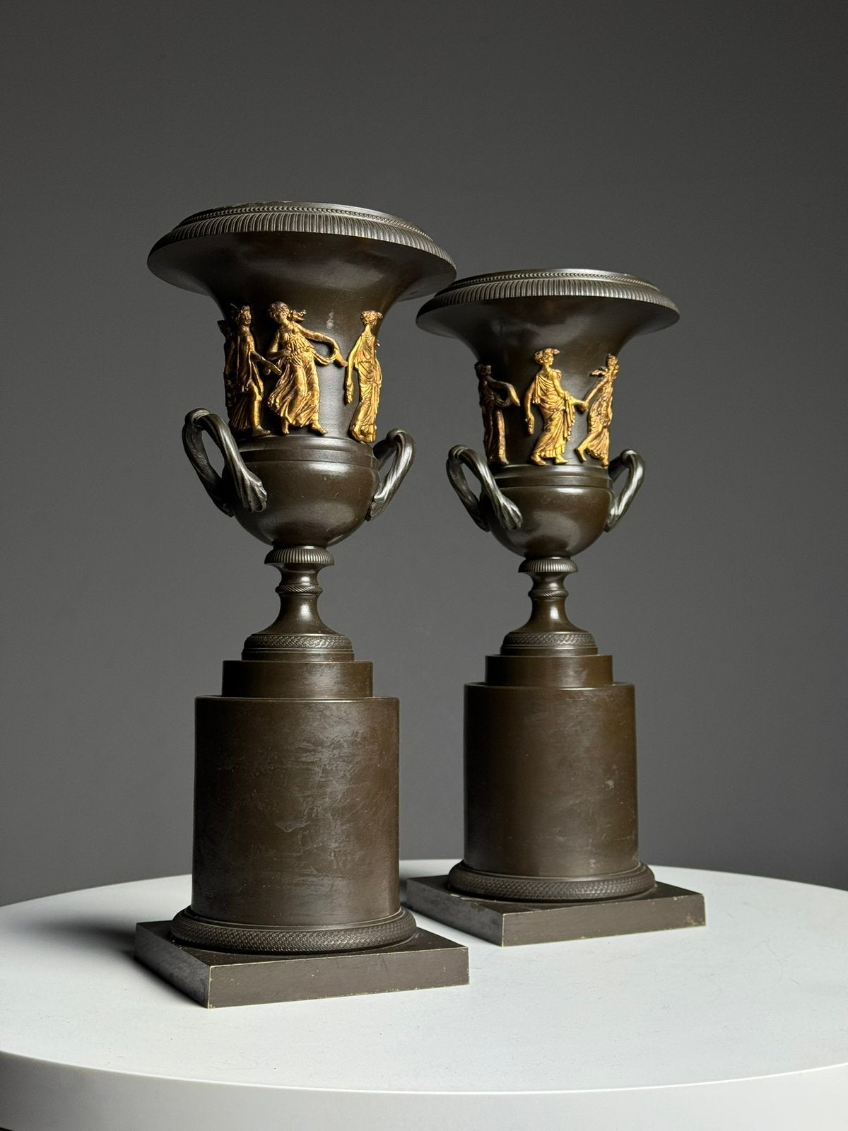 Stel empire vazen 19e eeuw brons
