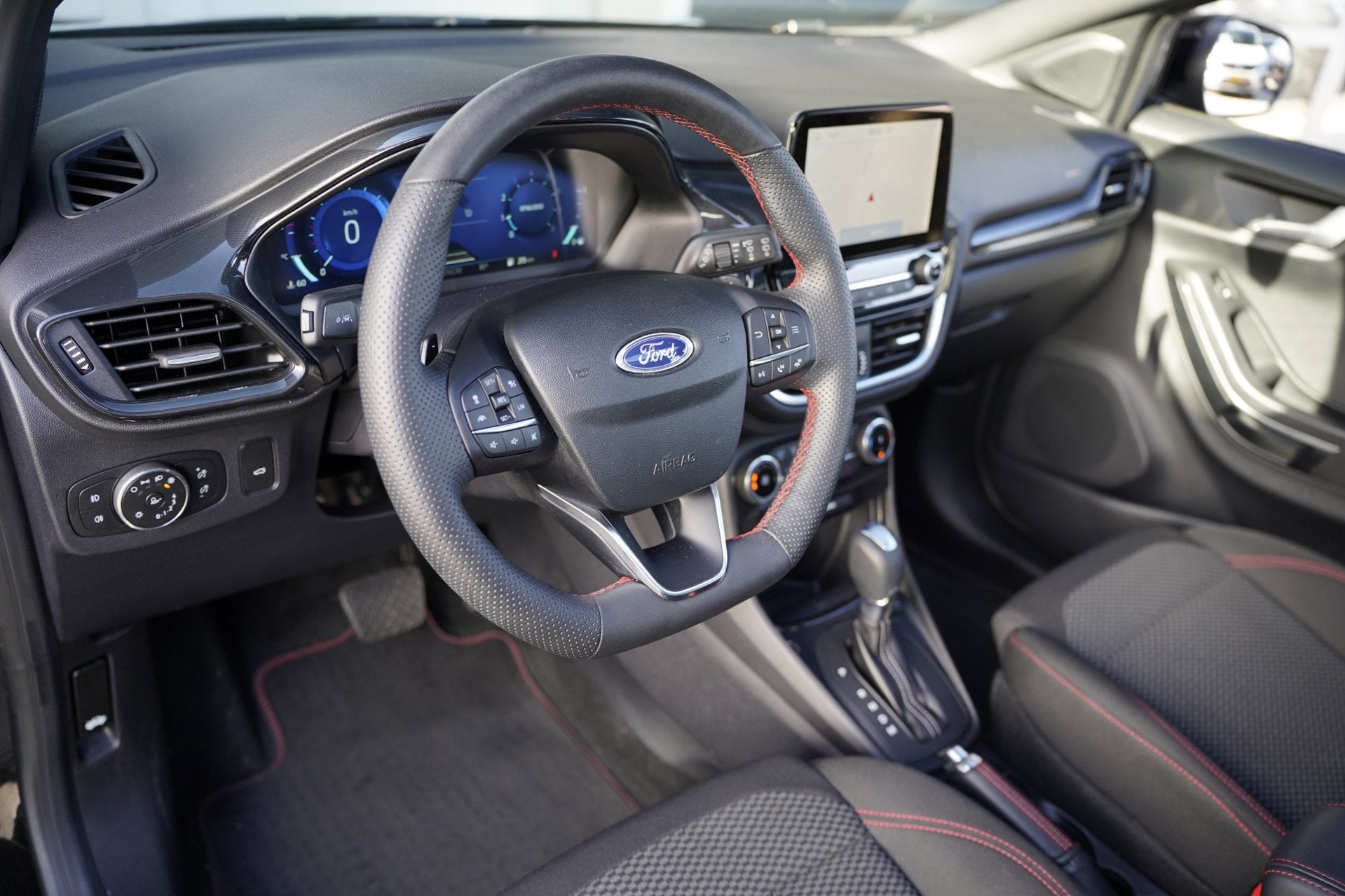 Ford Puma 1.0 EcoBoost Hybrid ST-Line 155PK AUT Pano Led Cam, Auto's, Dealer onderhouden, Stof, Zwart, Zwart