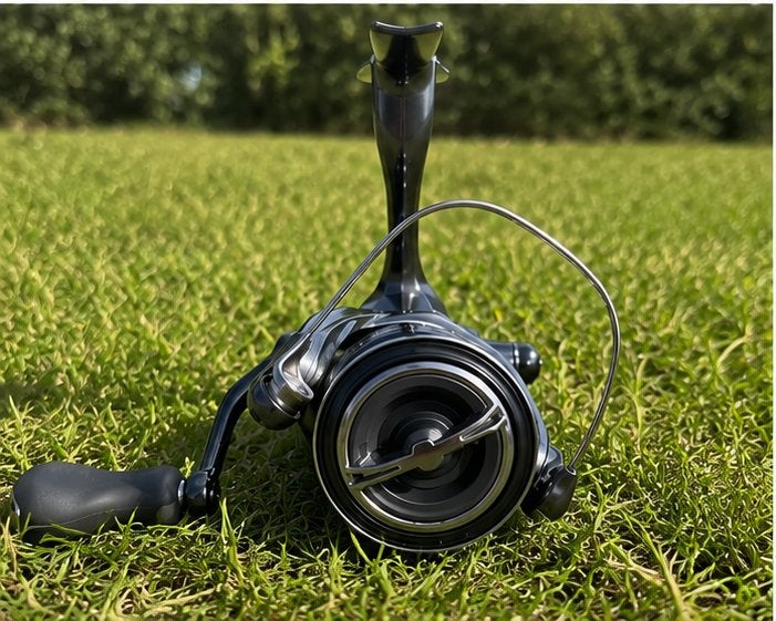 Shimano 24 Twin Power 2500S Molen, Watersport en Boten, Hengelsport | Algemeen, Zo goed als nieuw, Molen, Ophalen of Verzenden