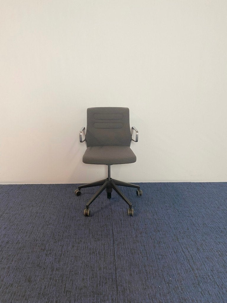 1 x Bureaustoel Vitra AC 5 Studio - grijze stof, zwart frame, Ophalen, Gebruikt, Stof, Eén