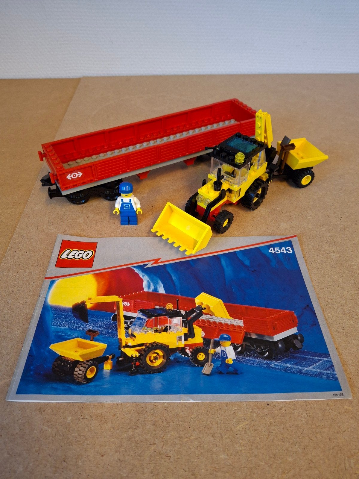 Lego 4543 Railroad Tractor Flatbed. Jaren 90 Trains, Compleet, Lego, Info@lego.com, 33 Bath Road, Slough, UK