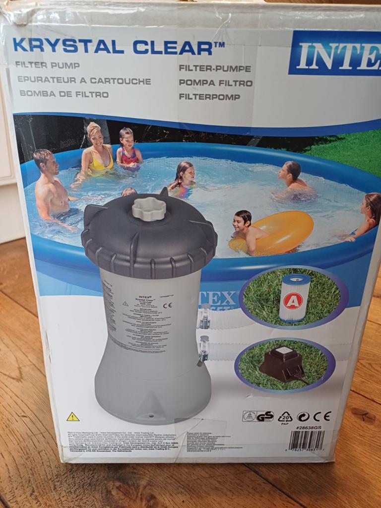 Intex Filterpomp voor Zwembad 2 stuks en stofzuiger samen., Ophalen, Nieuw, Zwembadpomp
