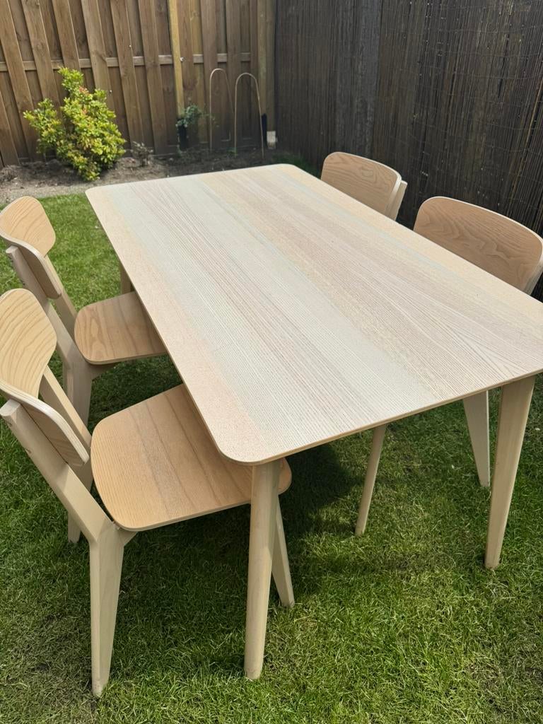 Ikea Lisboa eettafel en stoelen, Huis en Inrichting, Ophalen, 50 tot 100 cm, Zo goed als nieuw, 150 tot 200 cm
