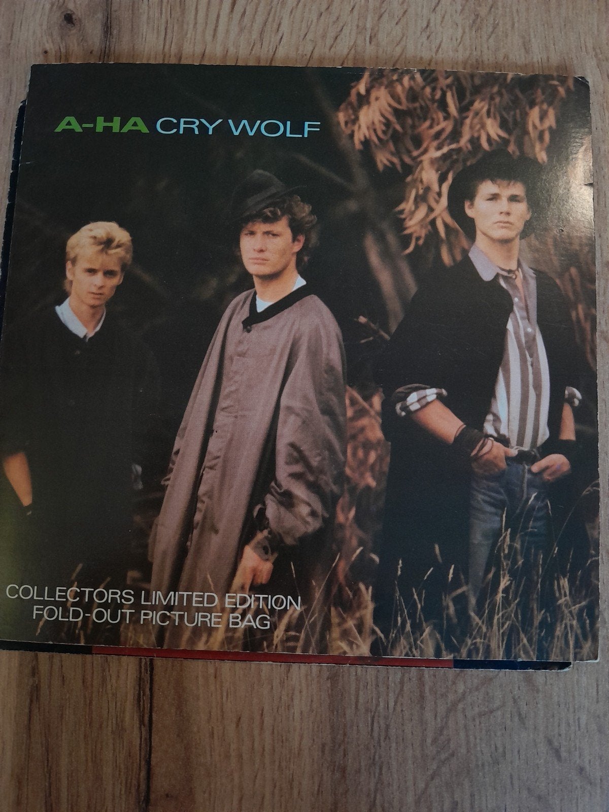 a-ah 7 inch cry wolf, Ophalen of Verzenden, Zo goed als nieuw, Pop