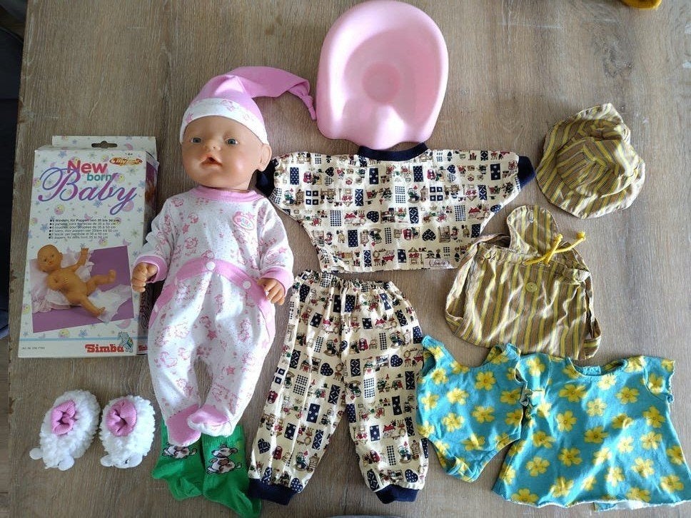 Baby Born pop met veel accessoires en kleertjes, Ophalen of Verzenden, Zo goed als nieuw, Babypop