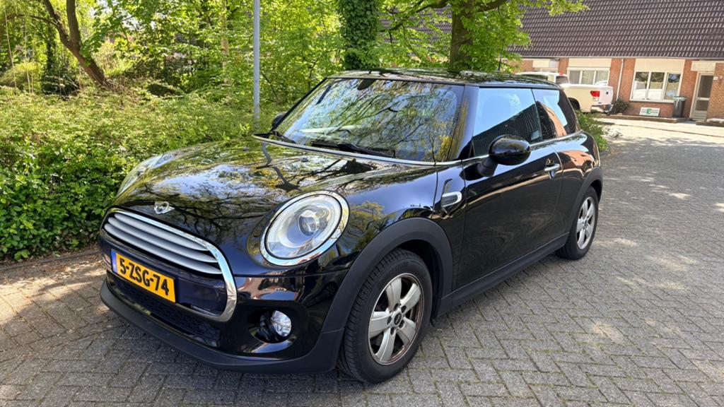 Mini 1.5 Cooper 2015 Zwart/Metallic NAVI/CRUISE CONTROL, Auto's, Voorwielaandrijving, 4 stoelen, Origineel Nederlands, USB