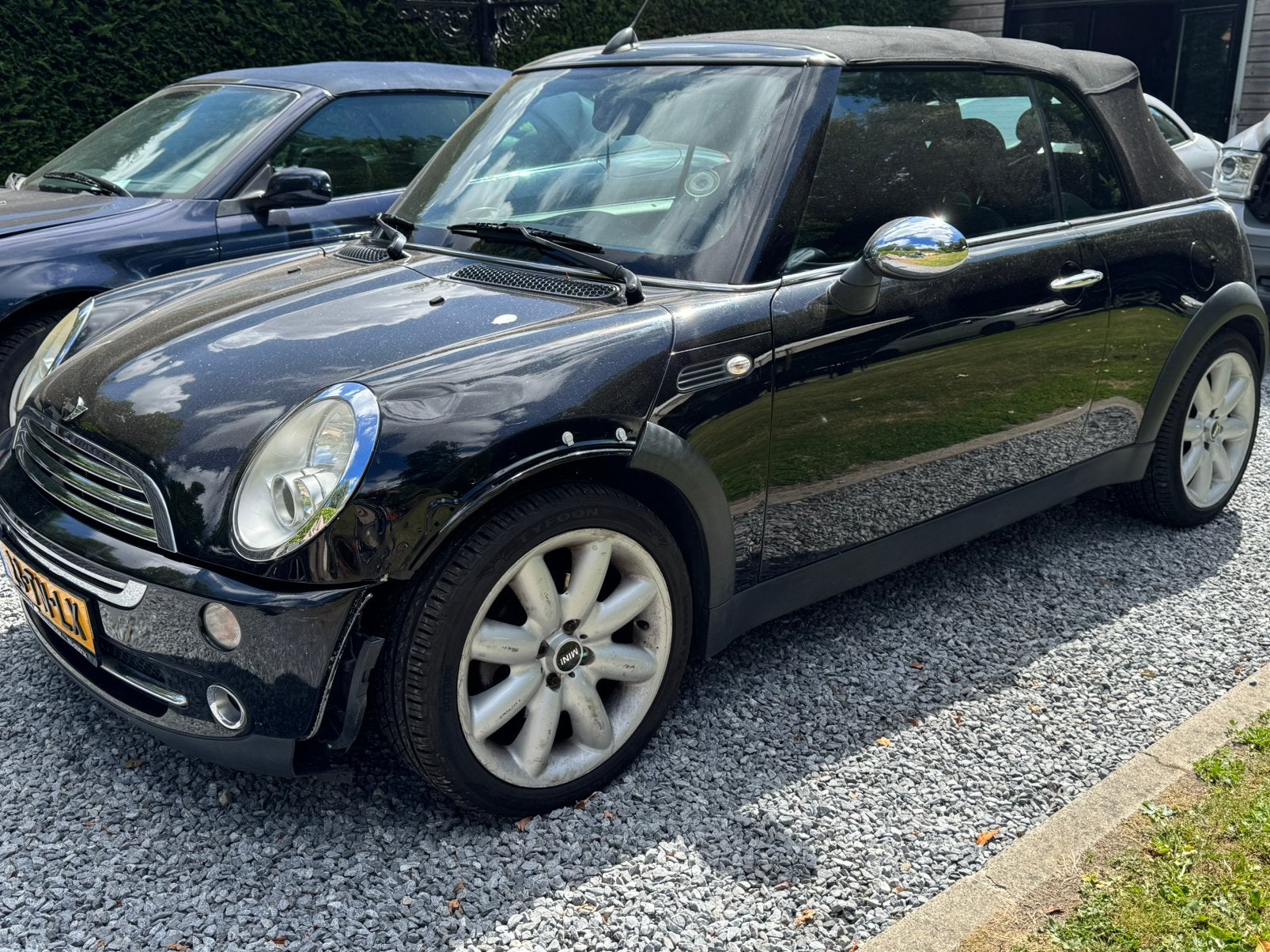 Mini 1.6 16V Cooper Cabrio 2004 Zwart, Auto's, Voorwielaandrijving, 4 cilinders, Cabriolet, 4 stoelen