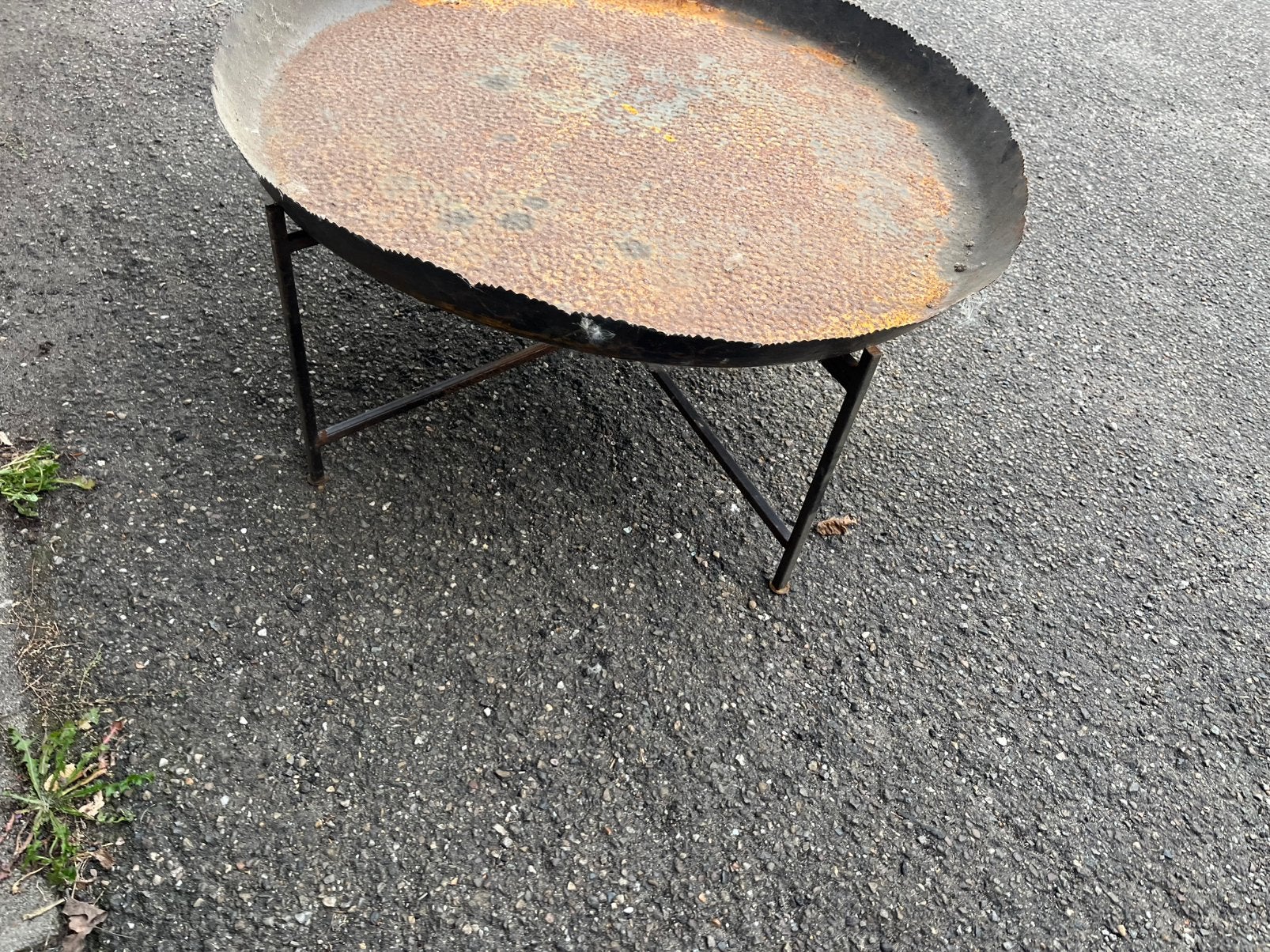 Cortenstaal grote voorschaal op voet ook als tafel gebruikt, Ophalen, Gebruikt