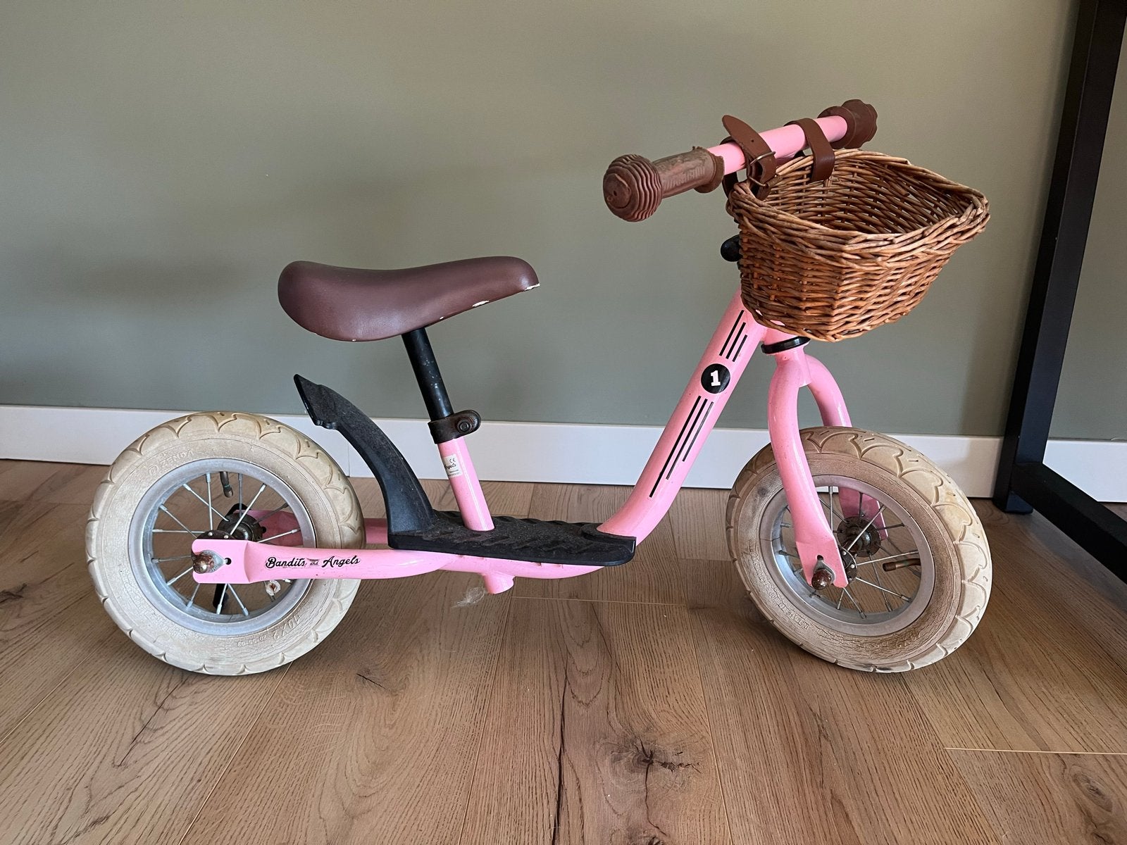 Roze Bandits & Angels loopfiets met mandje, Ophalen, Gebruikt, Minder dan 16 inch