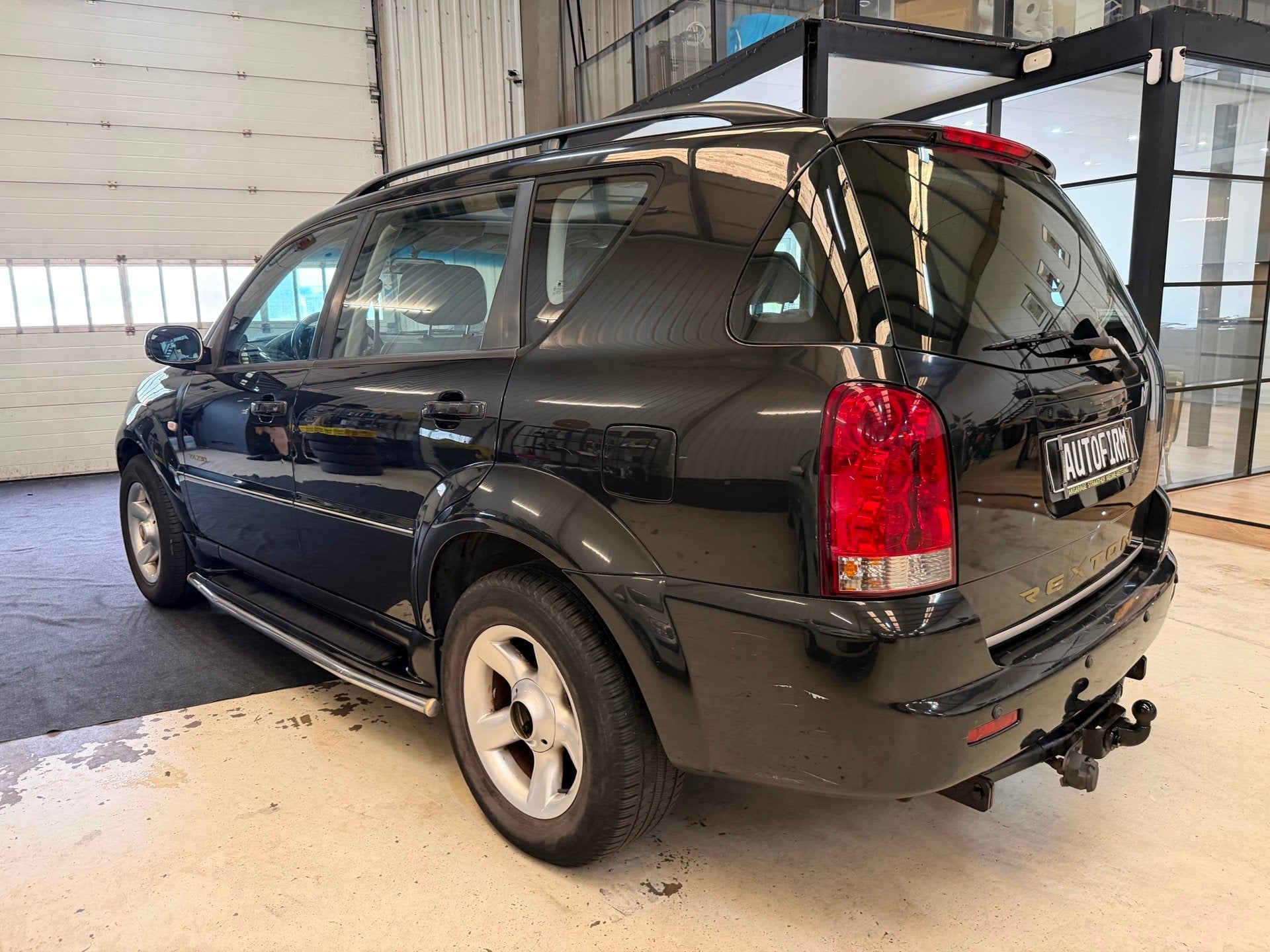 SsangYong Rexton RX 230 Automaat Dealer onderhouden Verwarmb, Dealer onderhouden, Gebruikt, Zwart, 4 cilinders