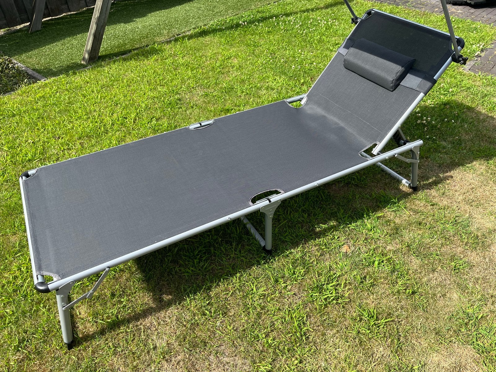 Opvouwbaar ligbed met zonnescherm en kussen, Ophalen, Zo goed als nieuw, Aluminium, Inklapbaar