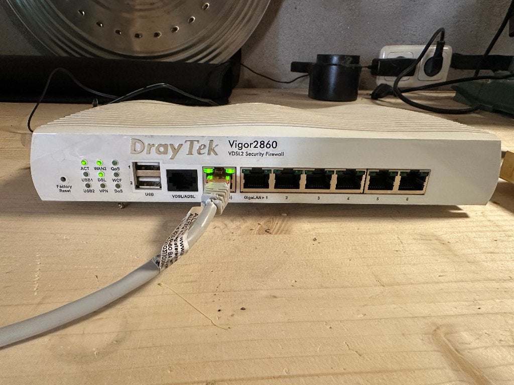 Draytek Vigor 2860 Annex A, Ophalen of Verzenden, Gebruikt, Router met modem, DrayTek Vigor