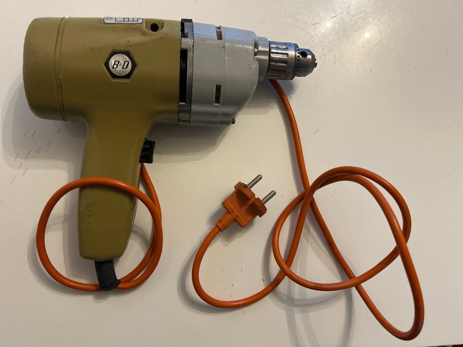 Vintage Black & Decker Boormachine 370W - Made in England, Ophalen of Verzenden, Zo goed als nieuw, Minder dan 400 watt, Boormachine