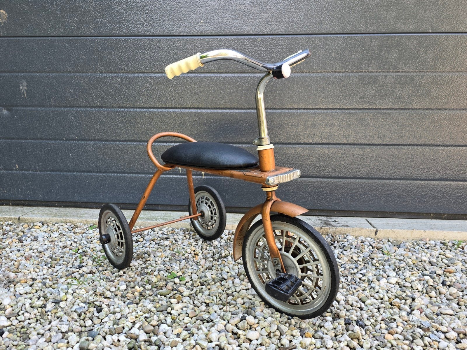 Vintage jaren '50 koperkleurige kinderdriewieler., Fietsen en Brommers, Ophalen, Gebruikt