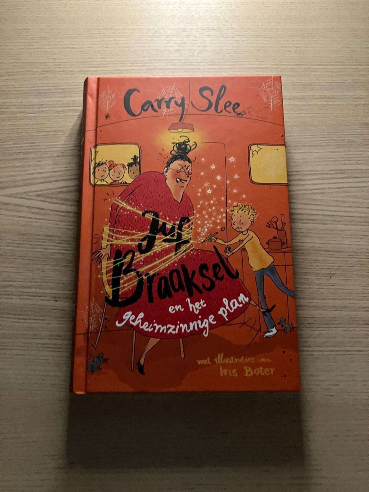 Carry Slee - Juf Braaksel en het geheimzinnige plan, Ophalen of Verzenden, Zo goed als nieuw, Fictie