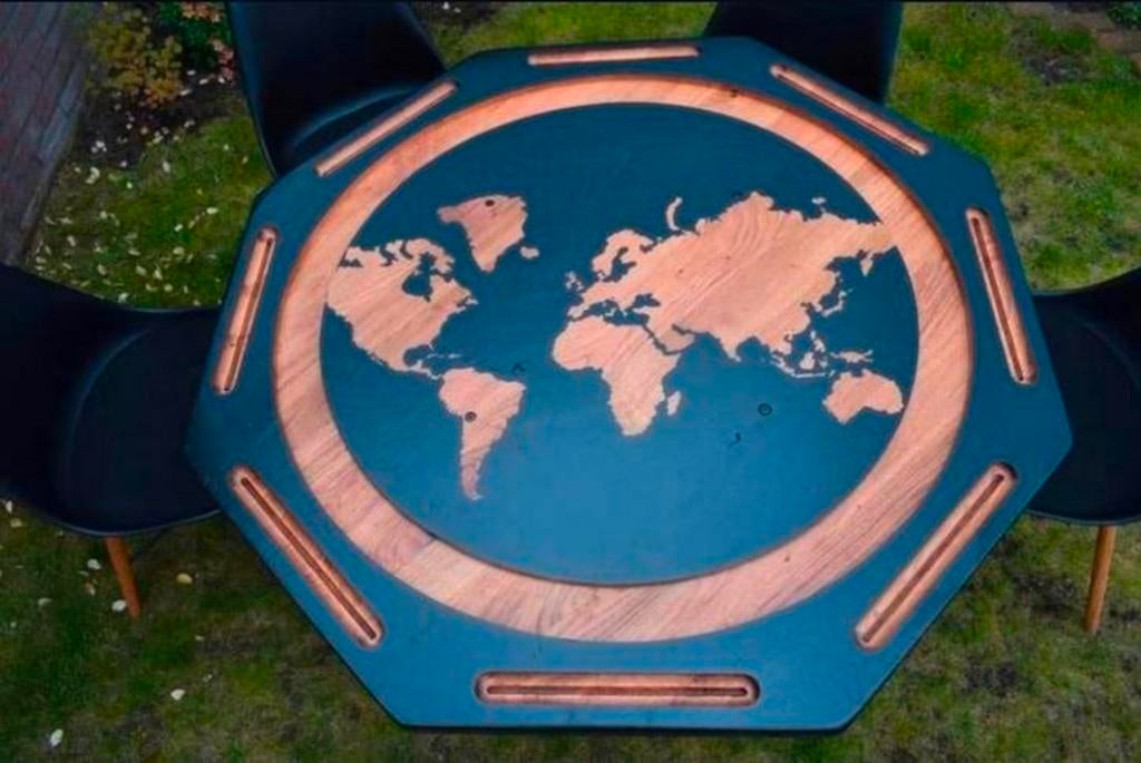 Unieke Dubbelzijdige Pokertafel - Wereldkaart & Doolhof, Ophalen, Modern, Uniek, Speels, Zo goed als nieuw, Vijf personen of meer