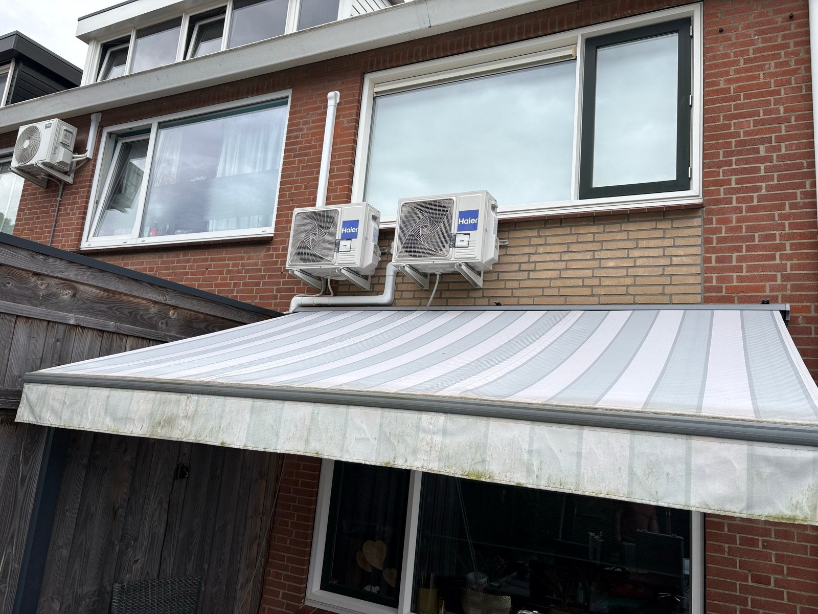 Elektrisch zonnescherm met afstandsbediening (230x225cm), Tuin en Terras, Zonneschermen, Ophalen, Gebruikt, Elektrisch, Minder dan 250 cm