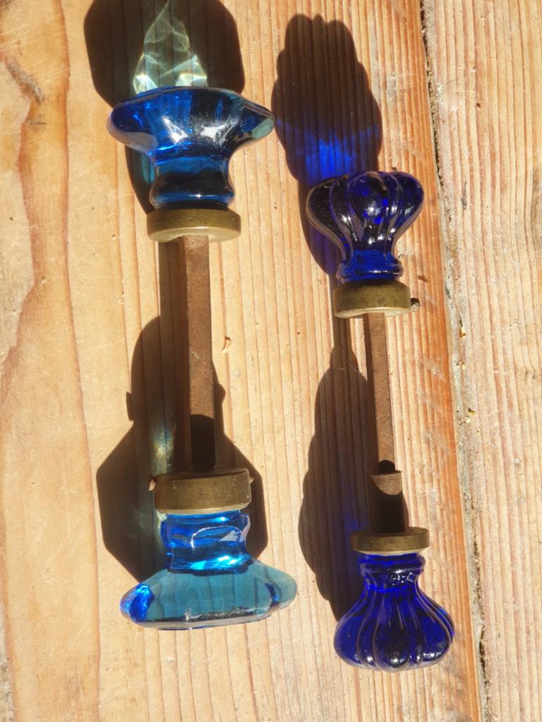 2 antieke deurgrepen uit Amerika van blauw glas, zeldzaam, Antiek en Kunst, Ophalen of Verzenden