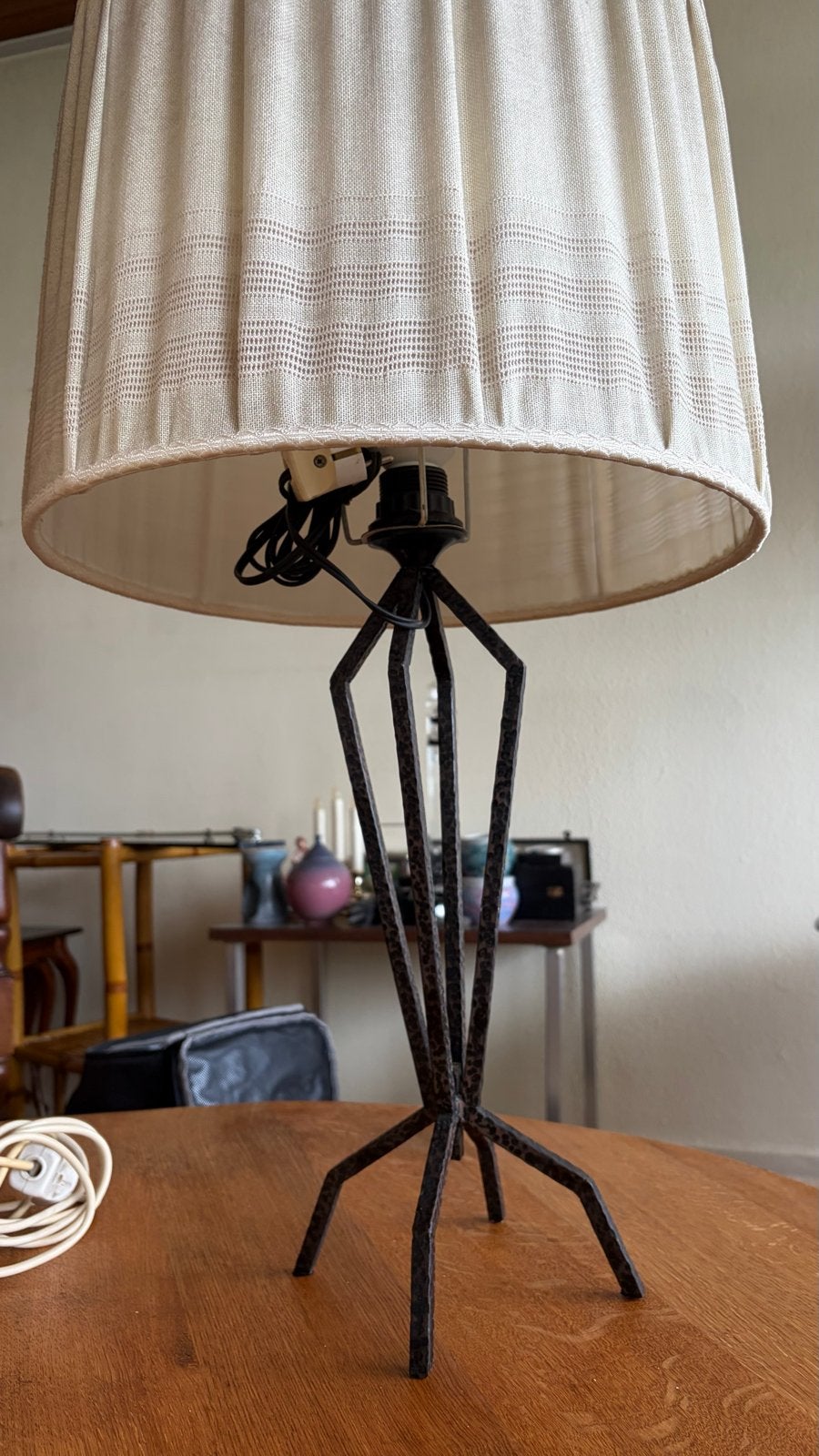 Vintage  brutalist Tafellamp met Metalen Voet en Stoffen Kap, Ophalen of Verzenden
