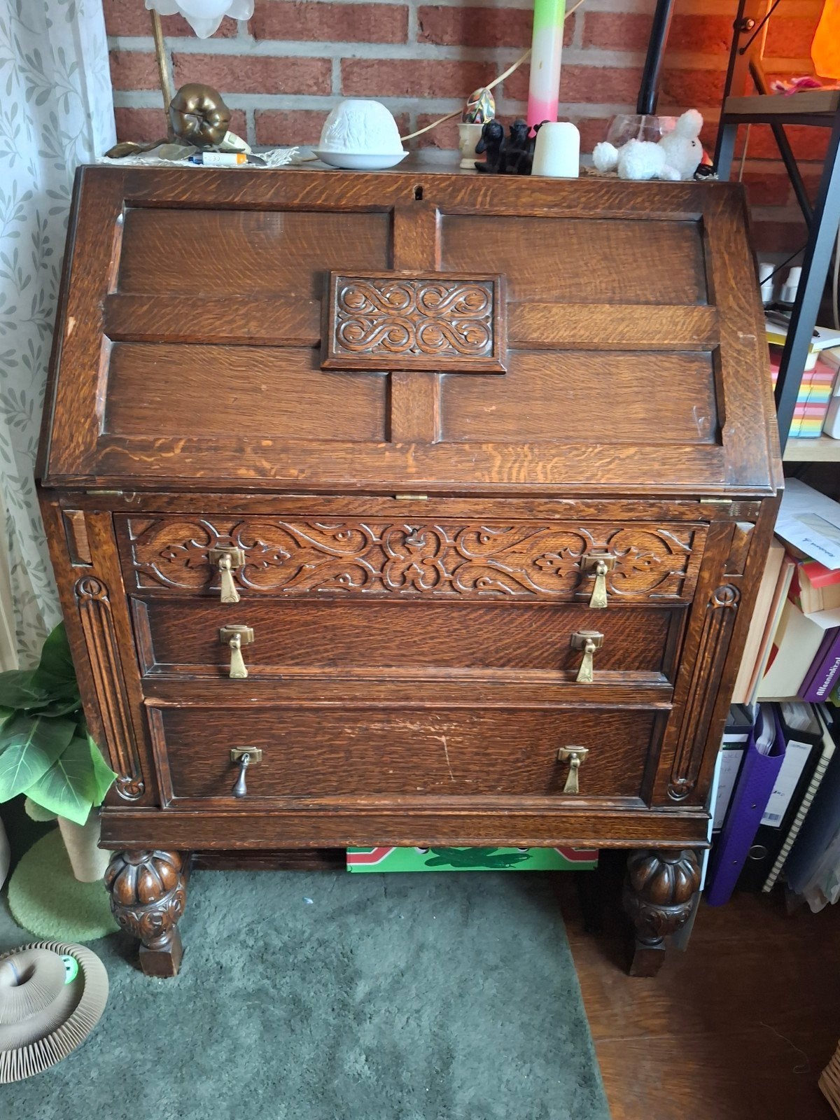 Antiek eiken secretaire met lade en opbergruimte, Ophalen