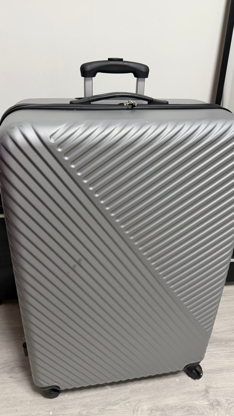 Grote reiskoffer met 4 wielen, Ophalen, Gebruikt, Hard kunststof, 45 tot 55 cm