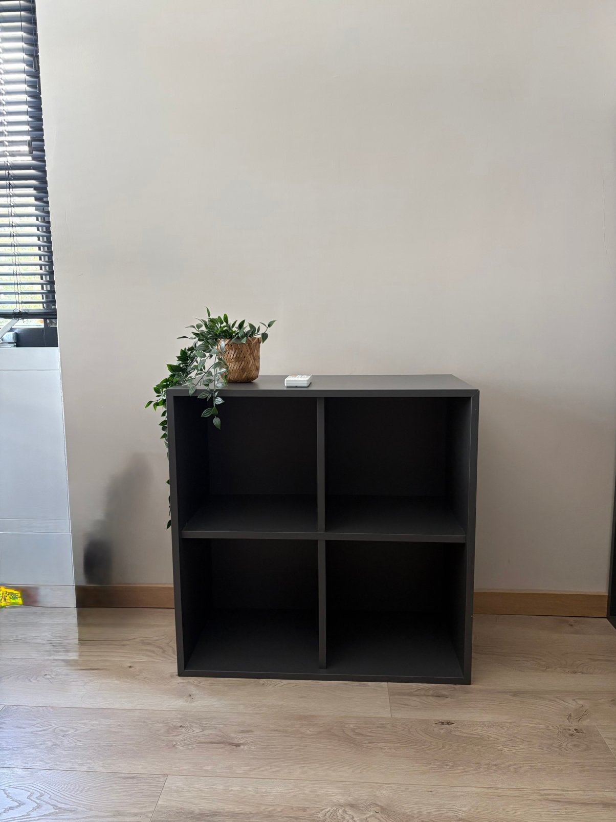 2x Ikea Eket kast met 4 vakken - donkergrijs, Huis en Inrichting, Kasten | Wandmeubels, Ophalen, Zo goed als nieuw, Minder dan 150 cm