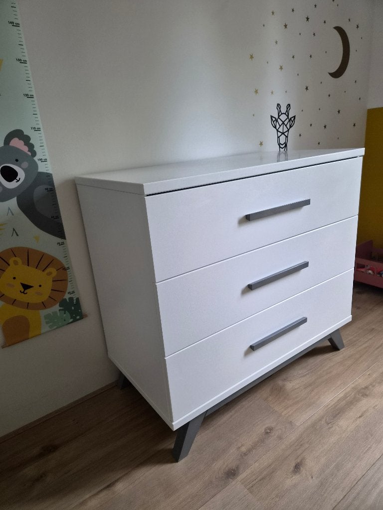 Complete babykamer Bopita: commode, kledingkast en ledikant, Ophalen, Gebruikt, 50 tot 70 cm, 100 cm of meer