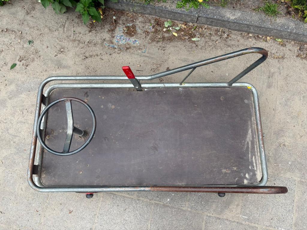 2x Kleuterkarren Speelmateriaal Buiten, Ophalen