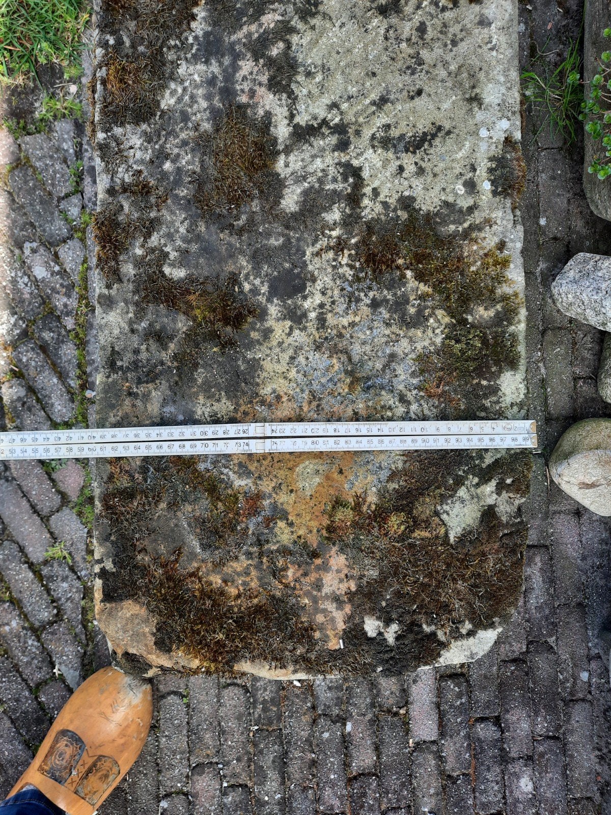 Uniek Bentheimer bankje met natuurlijke mosgroei, Tuin en Terras, Ophalen, Gebruikt, Overige materialen