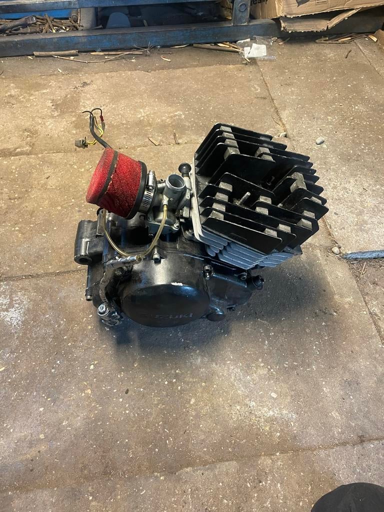 Suzuki motorblok met carburateur en kabelboom, Ophalen, Gebruikt