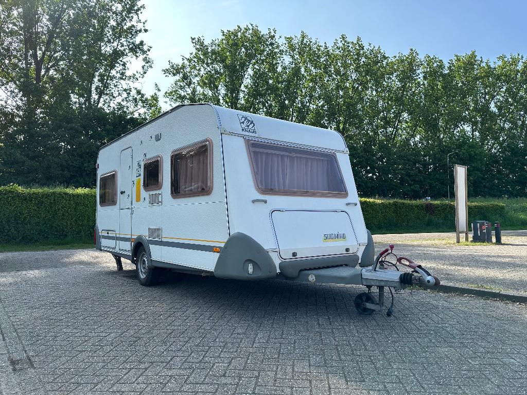 Knaus Sudwind 450 TU 2003, Caravans en Kamperen, Caravans, Bedrijf, tot en met 4, 750 - 1000 kg, Rondzit, Knaus, Dwarsbed, Omvormbare zithoek