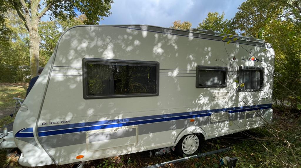 Hobby 460 UFE de Luxe Easy 2006 met Dorema voortent, Caravans en Kamperen, Caravans, Rondzit, Hobby, Koelkast, Frans bed