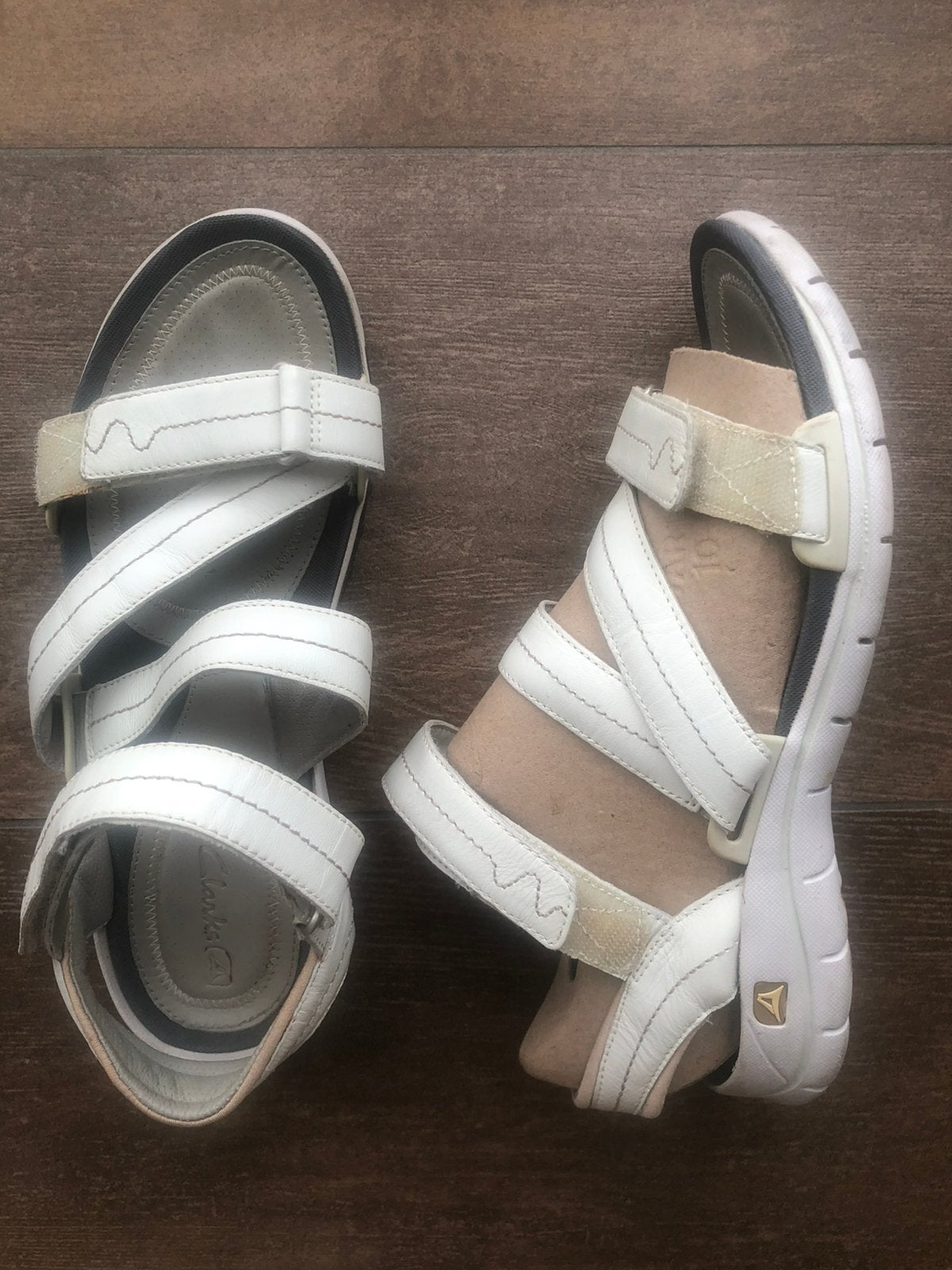 Clarks sandalen, leer, maat 40, wit, beige, Wit, Zo goed als nieuw, Sandalen of Muiltjes, Ophalen of Verzenden