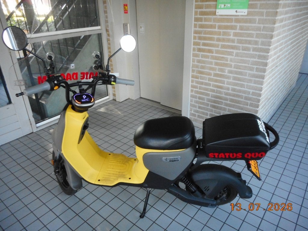 E-scooter, Fietsen en Brommers, Scooters | Overige merken, Zo goed als nieuw, Maximaal 45 km/u, Elektrisch, Ophalen