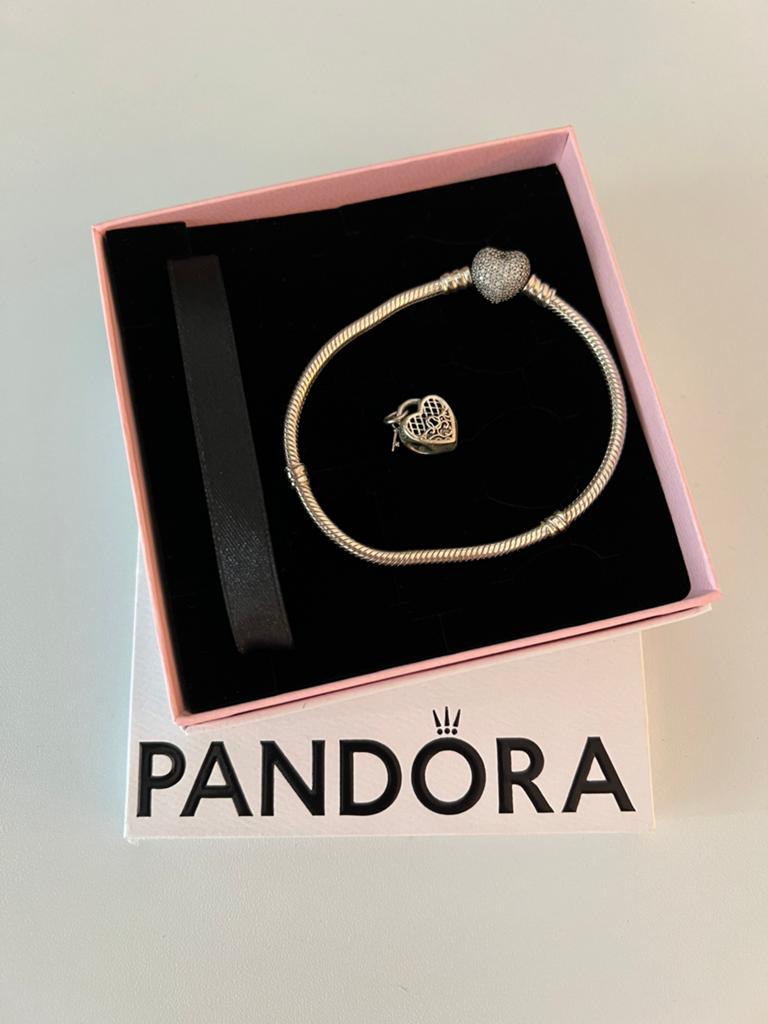 Pandora Armband met hartjes bedel, Ophalen of Verzenden, Zo goed als nieuw, Zilver, Pandora