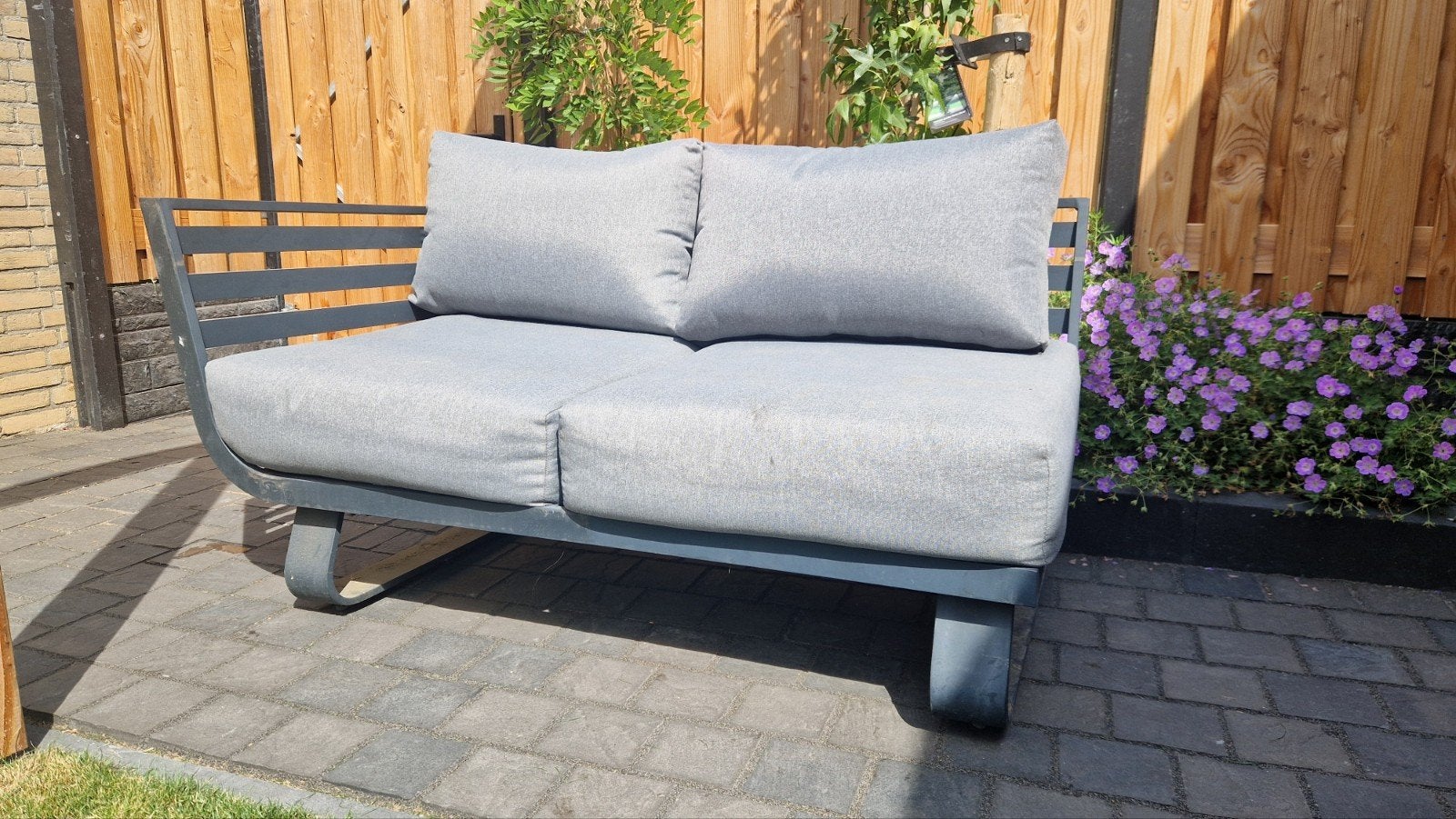 Santika Sovita rechterdeel met kussens, Gebruikt, Aluminium, Loungeset, Bank