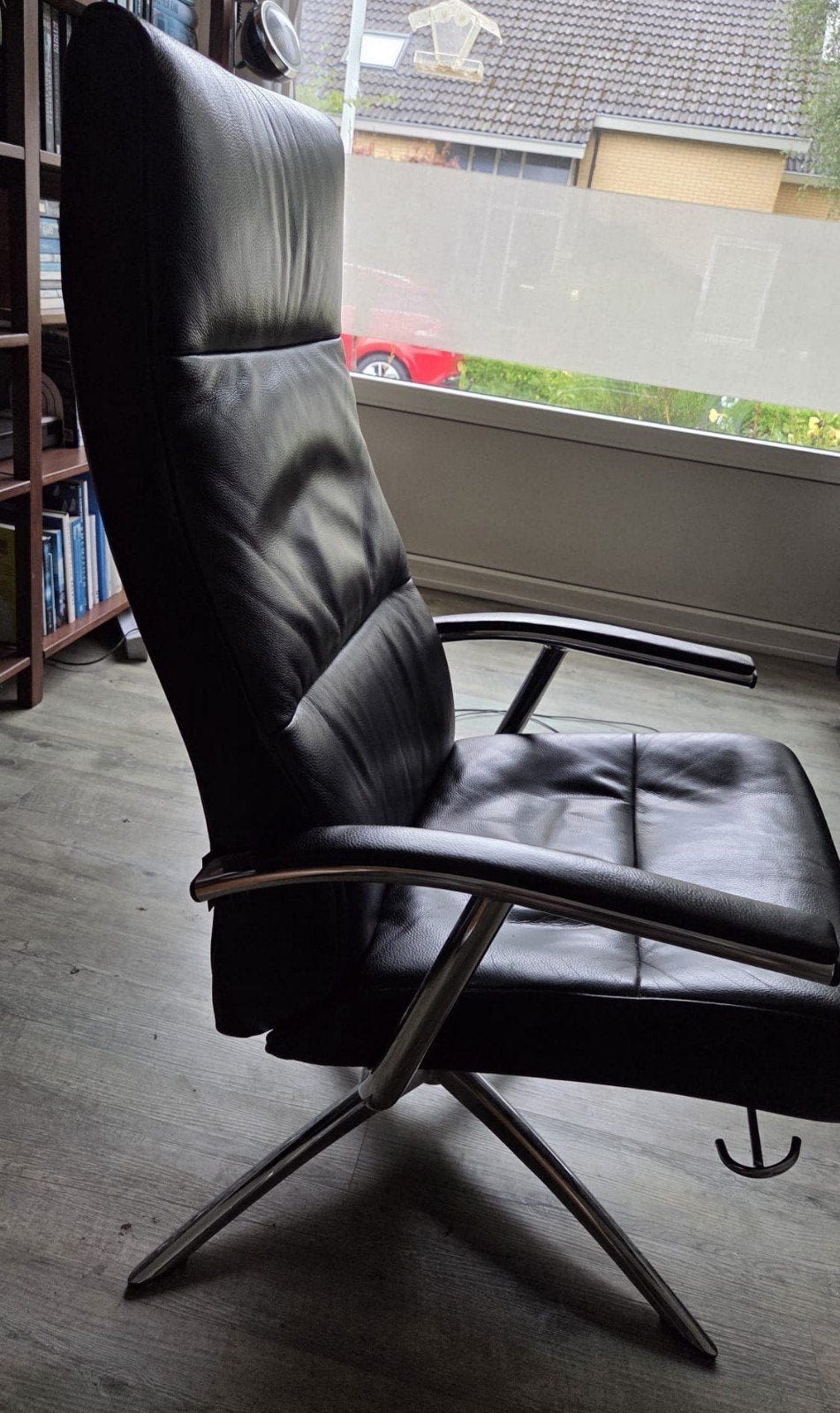 Montel draaibare leren relaxfauteuil met hocker, Ophalen, Gebruikt, 50 tot 75 cm, Leer
