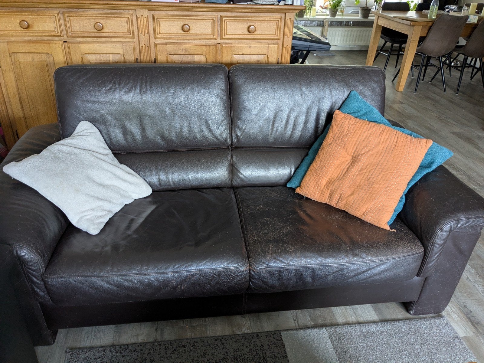 Bruine leren bank - 2-zits, Ophalen, Gebruikt, Minder dan 75 cm, 150 tot 200 cm