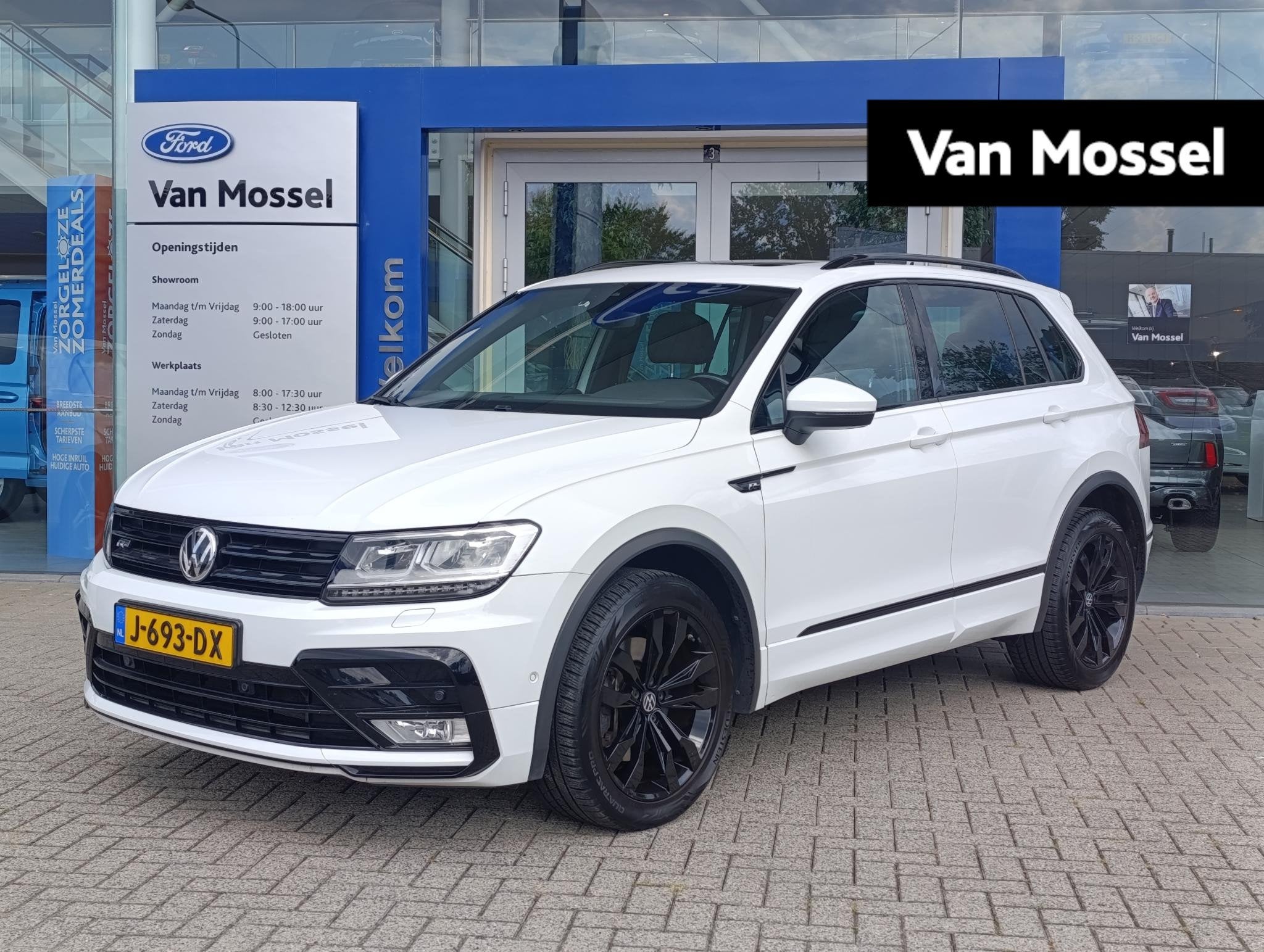 Volkswagen Tiguan 2.0 TSI 4Motion Highline | Panodak | Stoel, Automaat, 12 maanden, Stof, Gebruikt