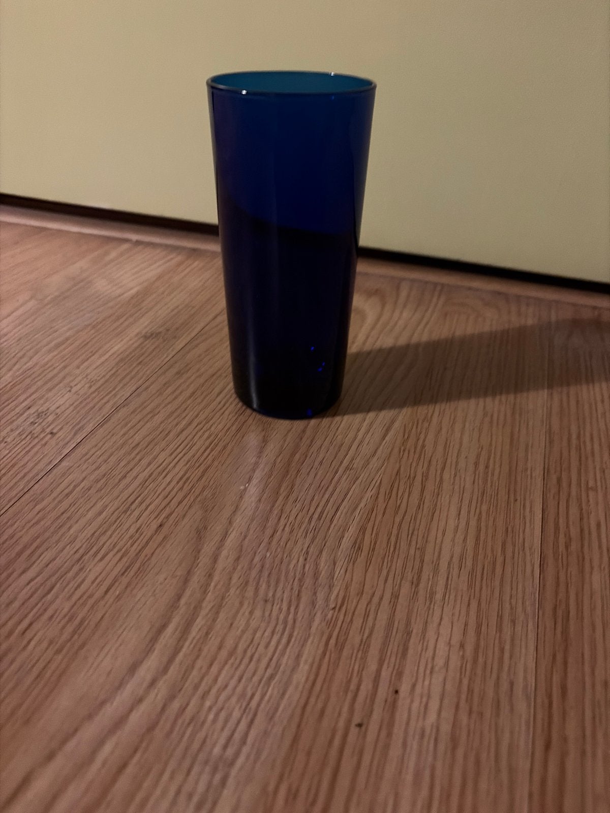 Blauw vaasje 14 cm hoog, Ophalen, Gebruikt, Blauw, Glas