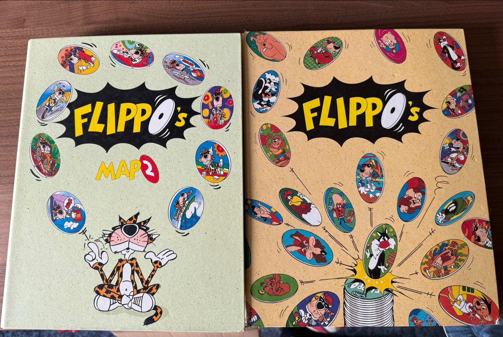 Flippo's verzamelmappen compleet bij 2 missen 3 flippo’s, Verzamelen, Ophalen of Verzenden, Verzameling, Met verzamelmap(pen)