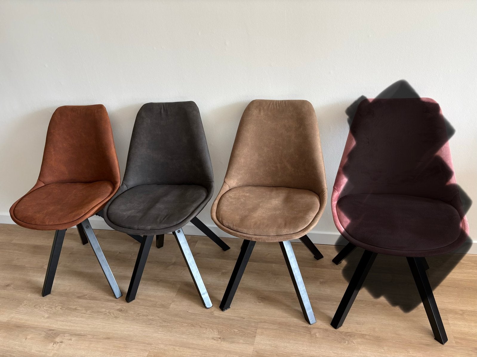 6 Prachtige gekleurde Senja stoelen - ook per 2 te koop, Huis en Inrichting, Stoelen, Zo goed als nieuw, Vijf, Zes of meer stoelen