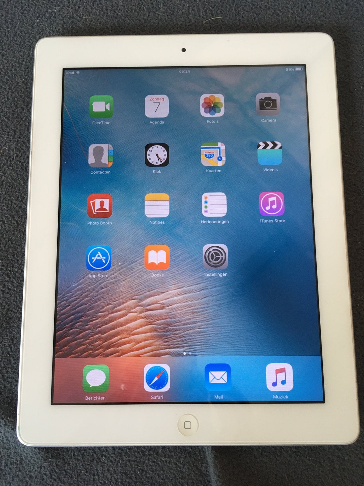 IPad 2 in zeer nette staat inclusief lader en doos (ophalen), Apple iPad, Wit, Zo goed als nieuw, 16 GB